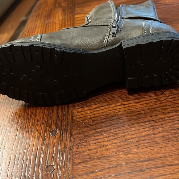 NWOT Red Circle Super Cute Boots - Picture 10 of 10